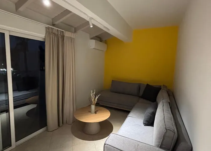 Nea Chora Seaside Apartment