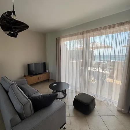 Nea Chora Seaside شقة